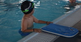 Schwimmbrett fuer Kinder